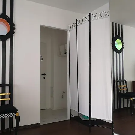 Eclectic Vibes Gara De Nord Apartment *